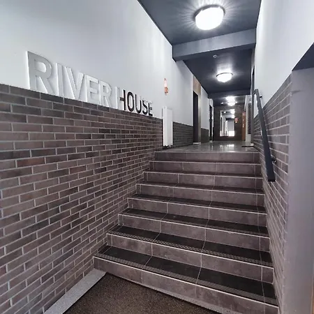 River House - Z Ogródkiem Apartamento *