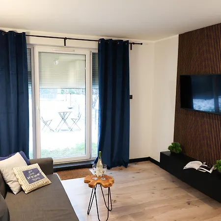 River House - Z Ogrodkiem * シュチェチン