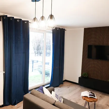 River House - Z Ogródkiem *